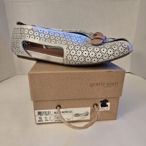 Gentle Souls Bless Word Women's Silver Cut-Out Loafers Size 10 NEW